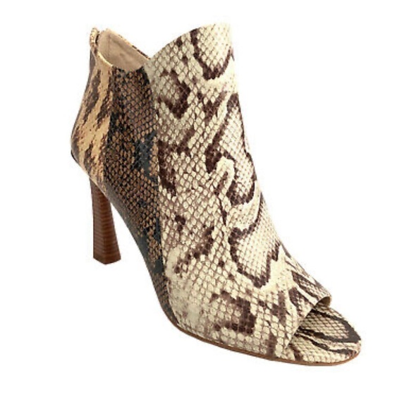 Vince Camuto Peep Toe Y2K Aritziana Snakeskin Bootie 8 Tan Heel leather Shoe - Picture 1 of 10